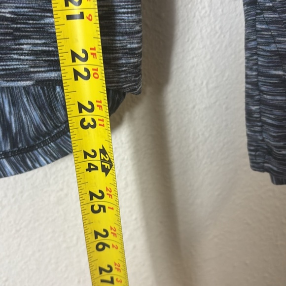 Athleta 1/4 zip Black White Space Dye Pull Over Activewear Long-Sleeve Size XXS - Picture 3 of 9